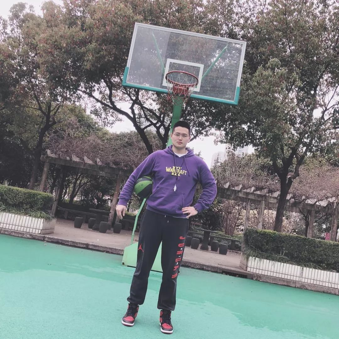 借助运动心理学家指导篮球运动员减压的方案_1